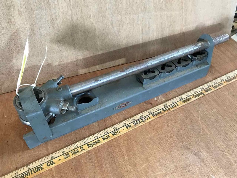 lot 766 image: Craftsman Ratcheting Pipe ThreaderDies