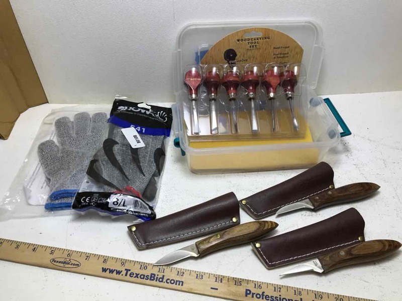 lot 779 image: UJ Ramsen Wood Carving Tool Set, knives, safety gloves