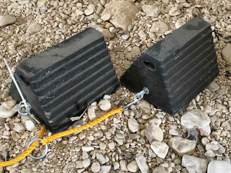 lot 814 image: (2) Rubber Wheel Chocks