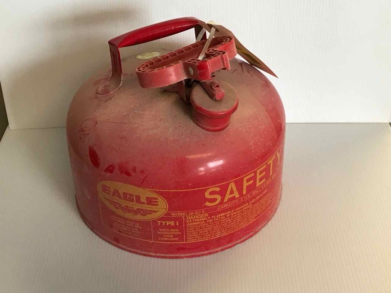 lot 826 image: Safety 2.5 Gallon Metal Gas Can