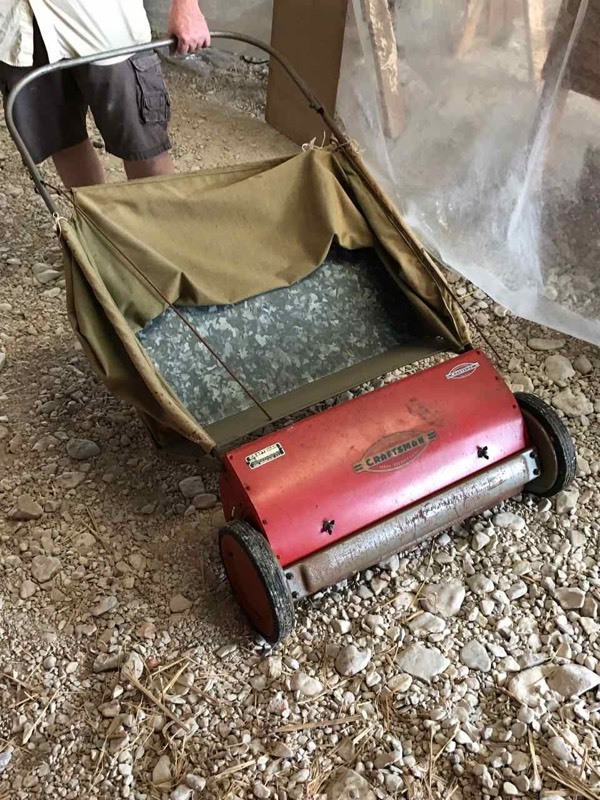 lot 829 image: Craftsman Sweeper