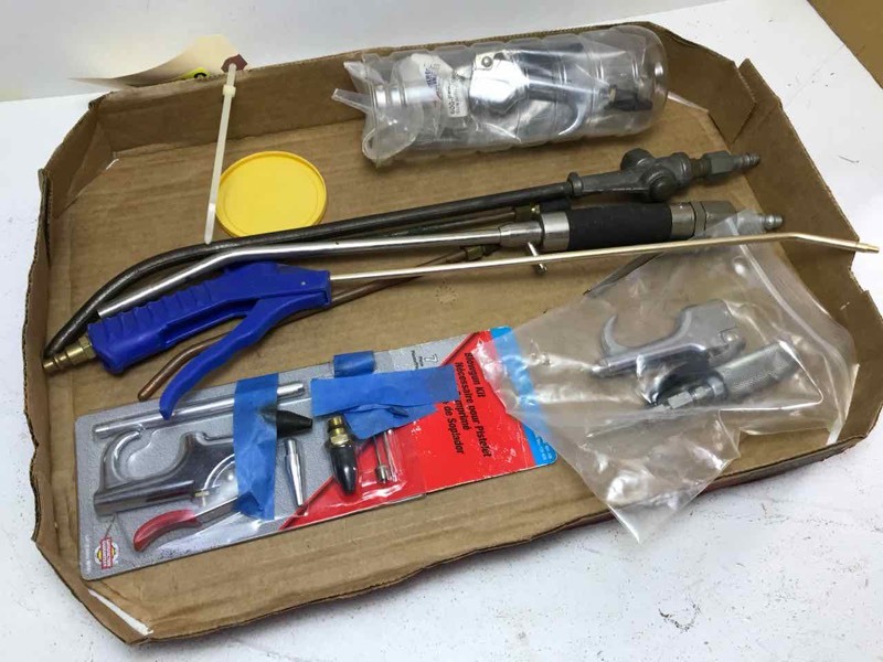 lot 842 image: Pneumatic Blow Guns