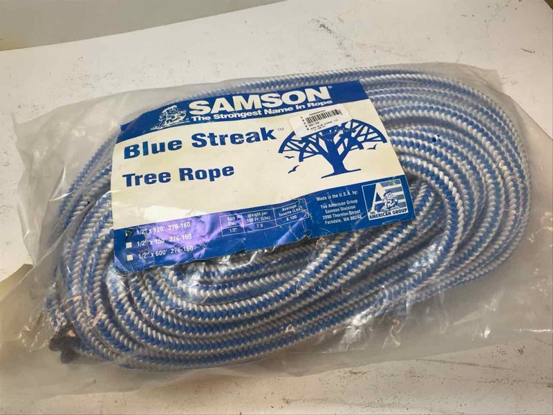 lot 866 image: Rope Samson Blue Streak tree Rope, 12 in X 120 ft (bluewhite)