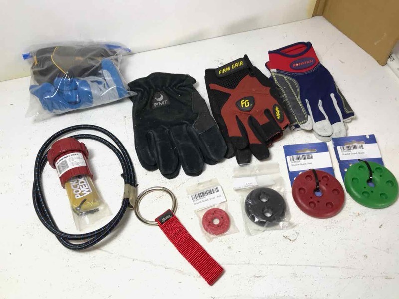 lot 885 image: Gloves, Pocket Wedge, Shackle Guards