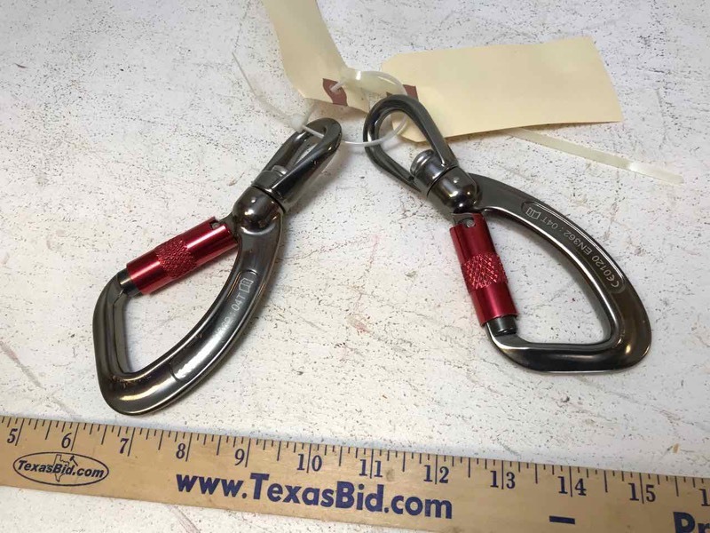 lot 896 image: ISC Auto Locking Swivel Carabiners, (2)