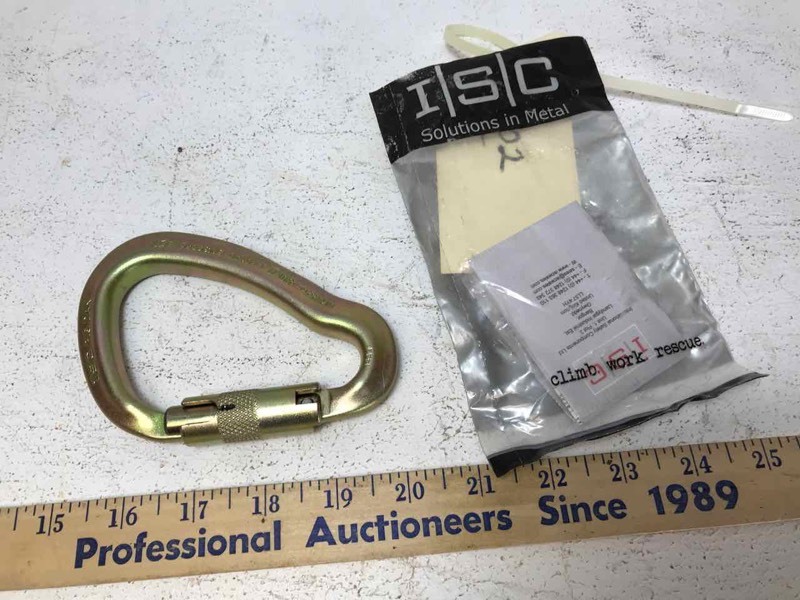 lot 902 image: ISC Big Dan Super Safe Carabiner (1)