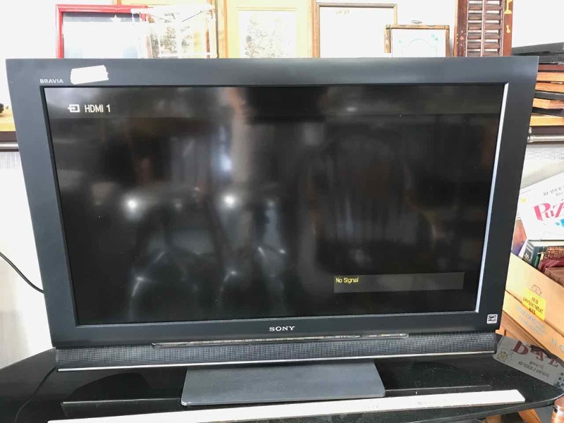 lot 96 image: Sony Bravia Flat Screen TV