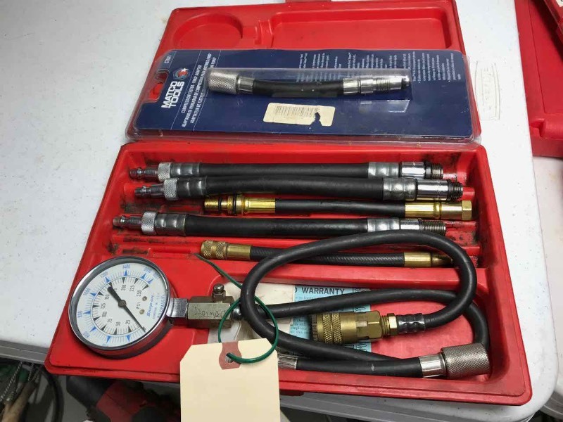 lot 130 image: Snap-On MT308KB Compressor Gauge Set