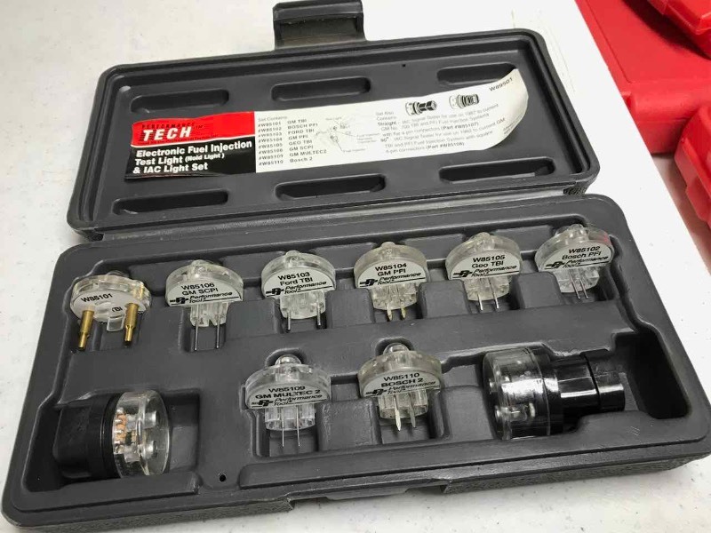 lot 133 image: Performance Tech Electronic Fuel Injection Test Light (NOID Light) & IAC Light Set Model W89501