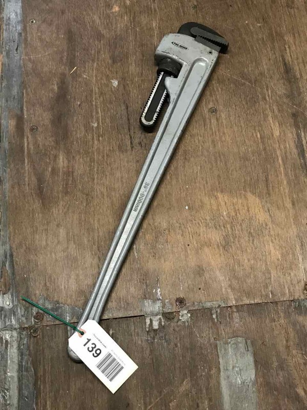 lot 139 image: Pro Series Wrench (36 inch - 900mm)