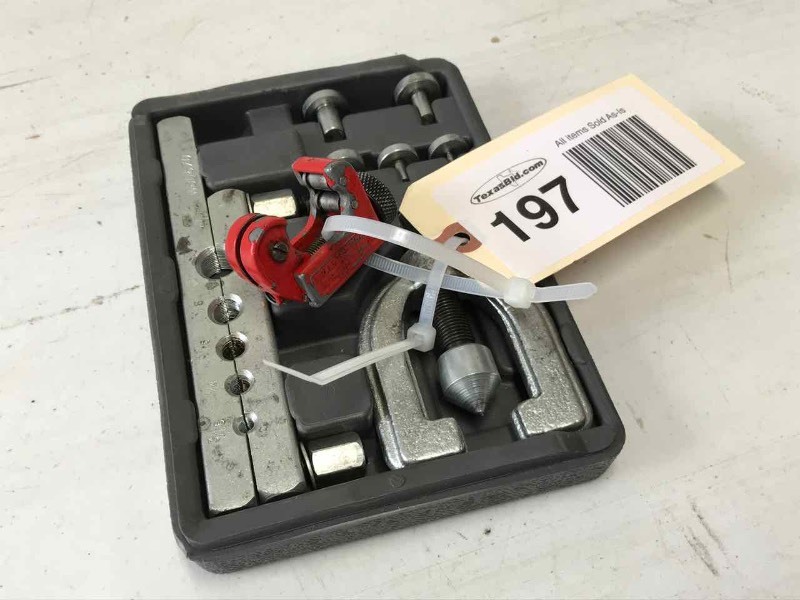 lot 197 image: Flairing Tool Kit & Tubing Cutter