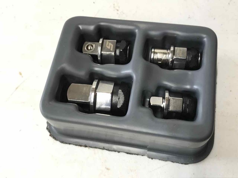 lot 200 image: (4) Snap-On Ratcheting Adapters