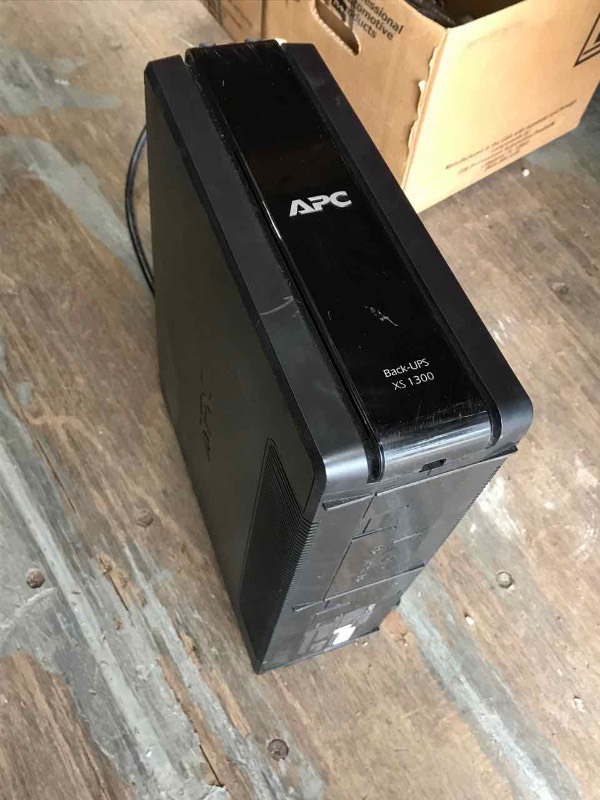 lot 207 image: APC Back-Ups XS1300