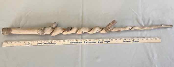 lot 174 image: Walking Stick Twisted Root with 5-Point Star Concho