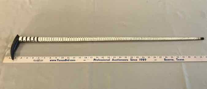 lot 291 image: Antique Sailors Cane, Shark Vertebrae with Horn inserts & horn handle