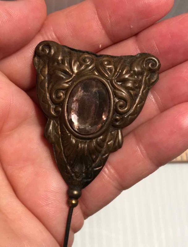 lot 302 image: Hat Pin Pressed Metal with Light Purple Colored Stone