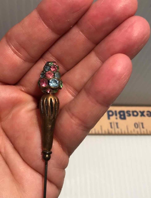 lot 308 image: Hat Pin Antique, Green & Pink Rhinestones