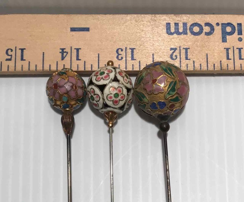 lot 314 image: (3) Hat Pins CloisonneEnameled (flowers)