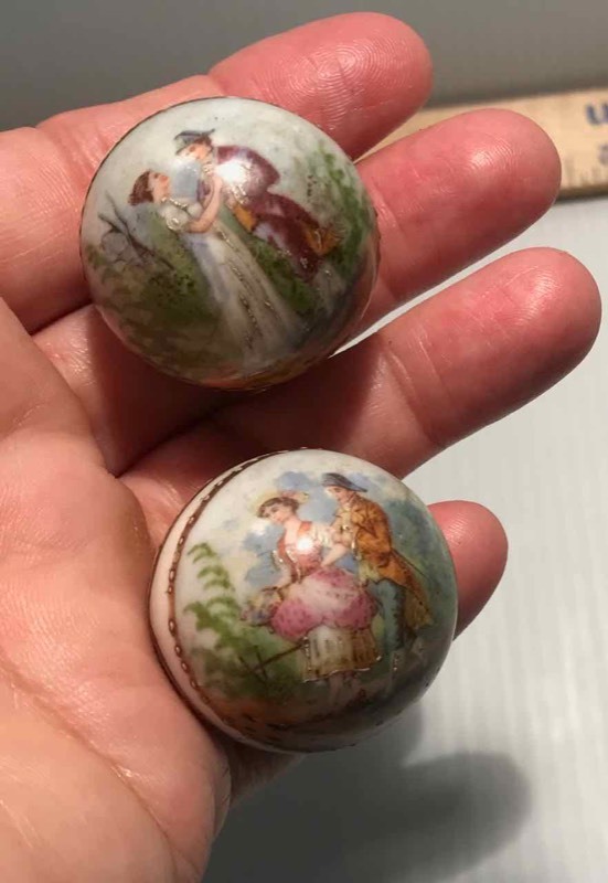 lot 317 image: (2) Hat Pins Round Shaped, Hollow (Victorian Couples)