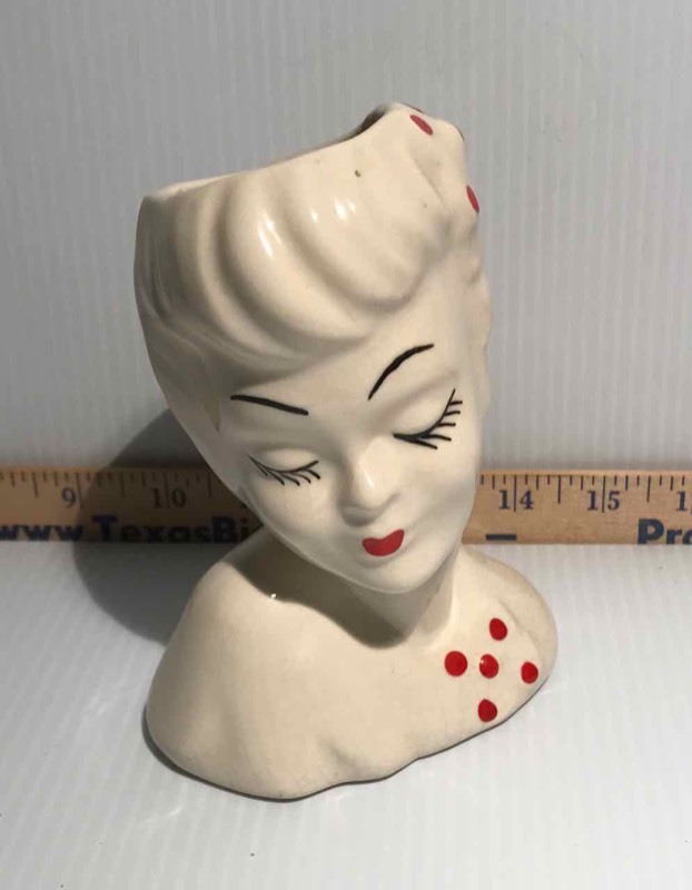 lot 333 image: Vintage Art Pottery Head Vase (Glazed with Red Dots & Lipstick)