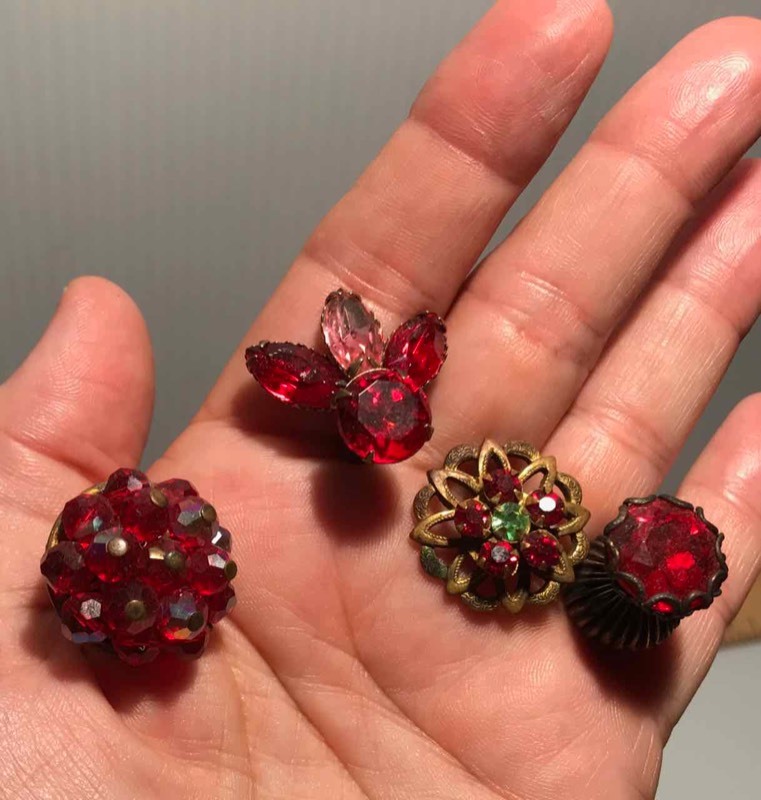 lot 338 image: (4) Hat Pins Red