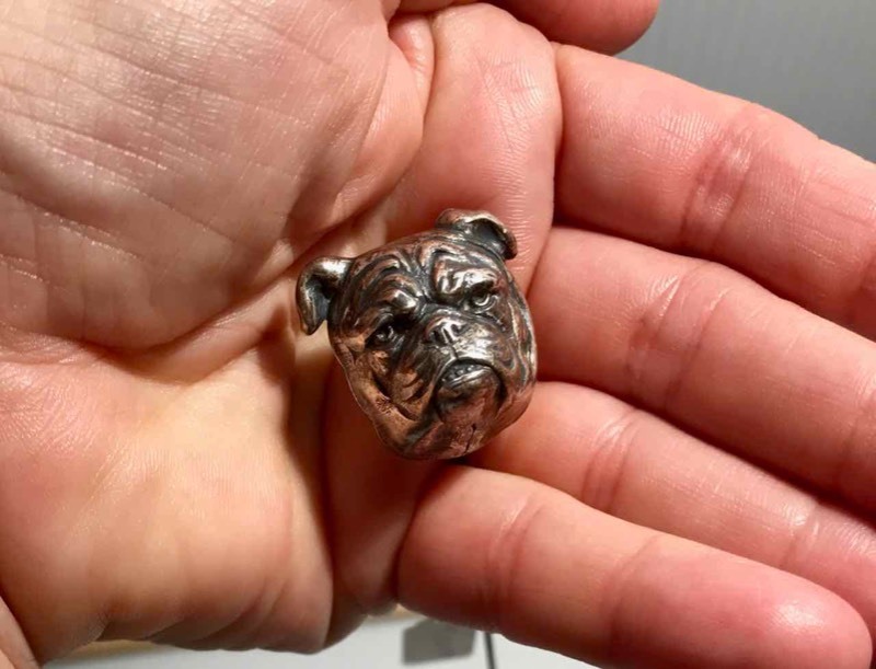 lot 341 image: Hat Pin Bulldog