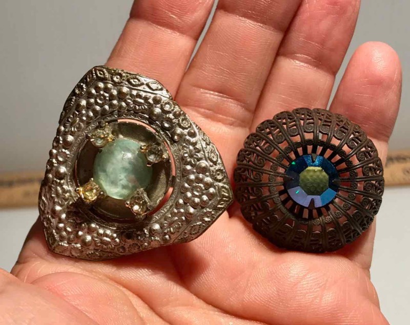 lot 375 image: (2) Hat Pins Blue Stones