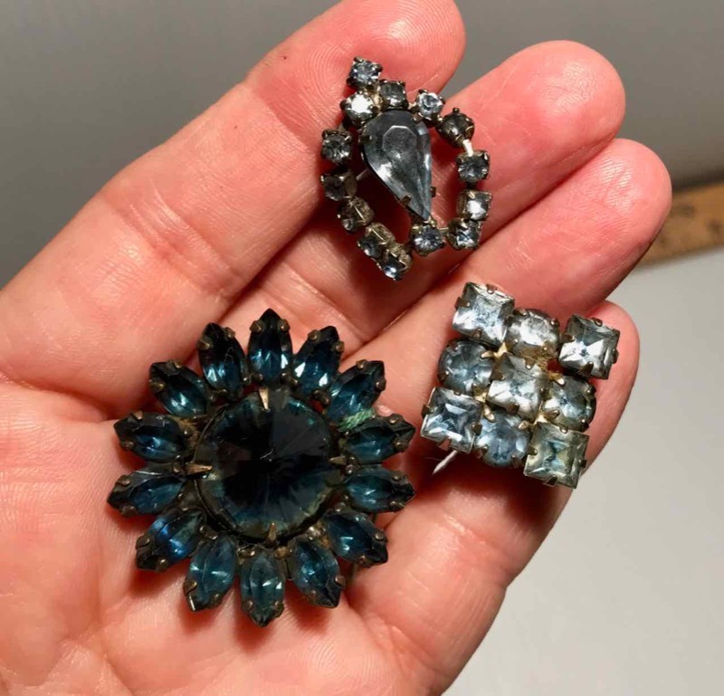 lot 377 image: (3) Hat Pins Blue Rhinestones