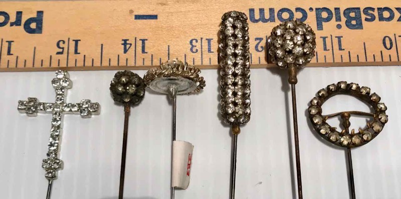 lot 401 image: (6) Hat Pins  Rhinestones, asst. shapes