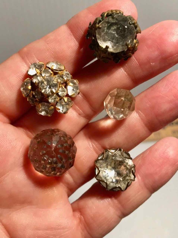 lot 410 image: (5) Hat Pins Clear & Rhinestones