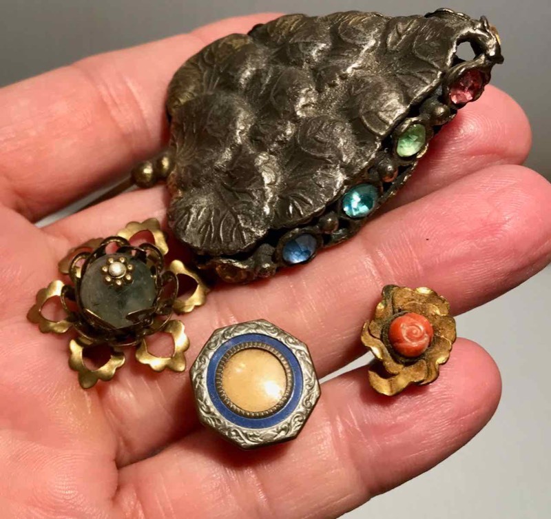 lot 416 image: (4) Hat Pins Metal, Botanical Motifs