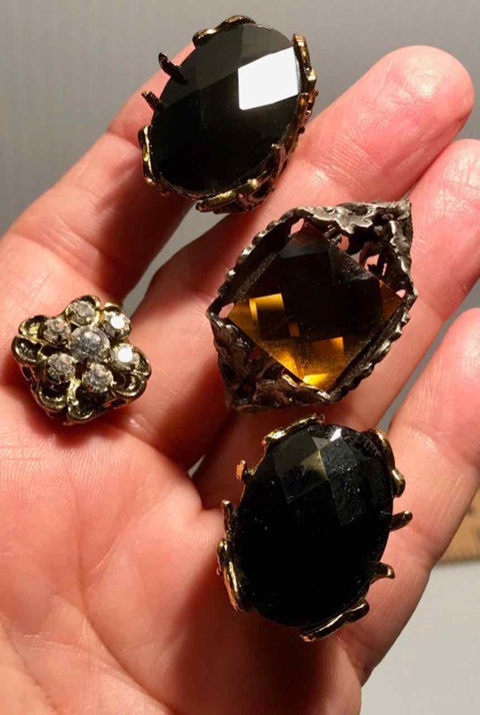 lot 419 image: (4) Hat Pins Victoria Trading Company
