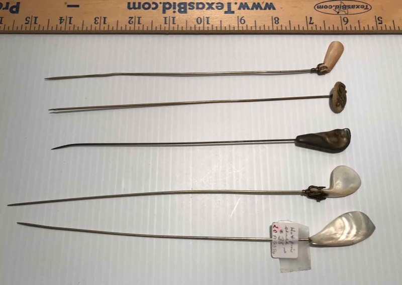 lot 426 image: (5) Hat Pins  Shells