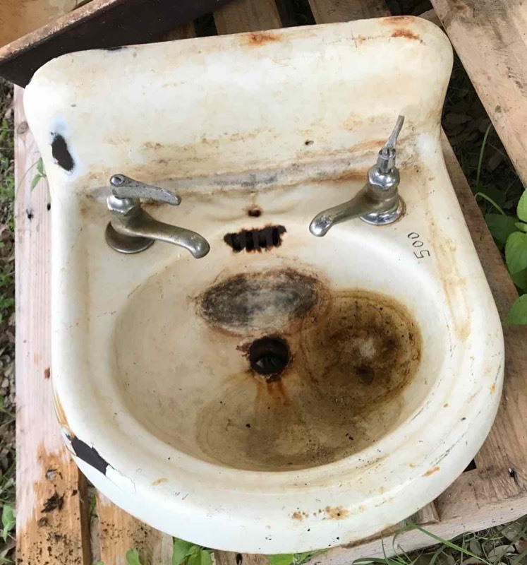 lot 500 image: AntiqueVintage Sink, Cast Iron Enamel Flat, Single