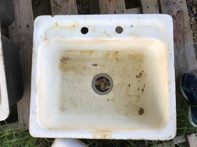 lot 512 image: AntiqueVintage Sink, Cast Iron Enamel Farm Style