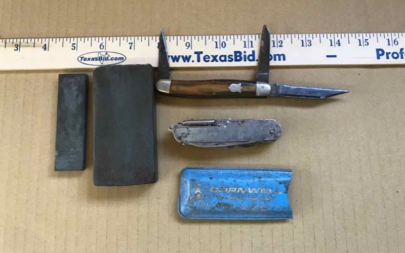 lot 613 image: (2) Old Pocket Knives, (2) Sharpening Stones