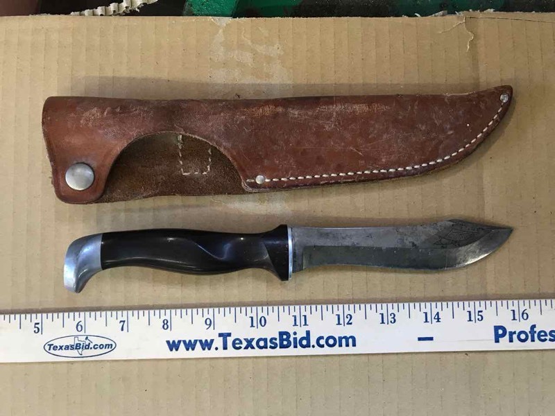 lot 616 image: Hunting Knife, Fixed Blade Cutco with Leather Sheath