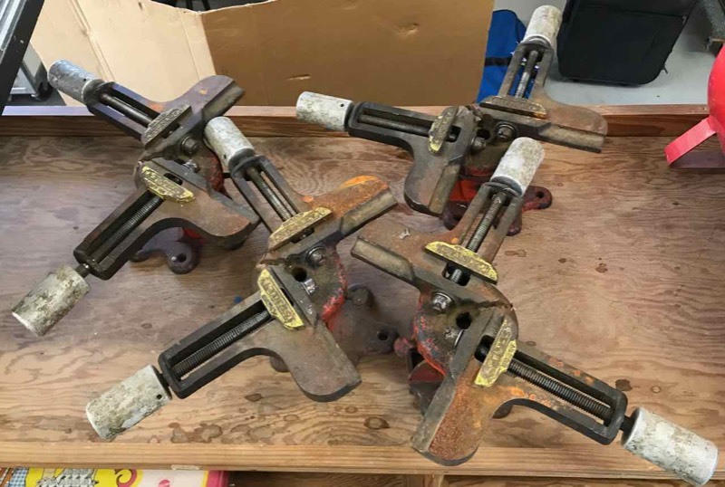 lot 634 image: (4) Stanley No. 400 Clamps
