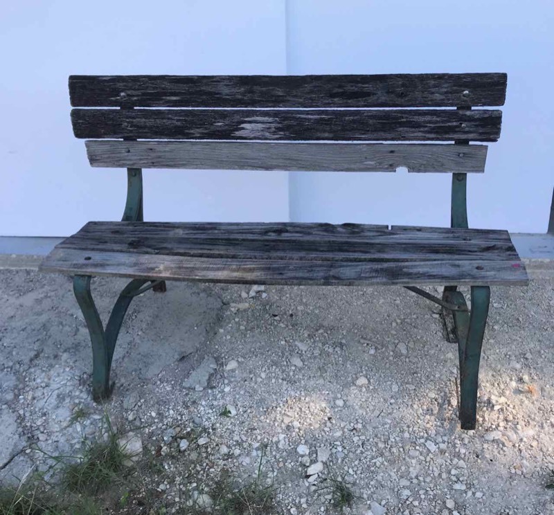 lot 646 image: Bench 