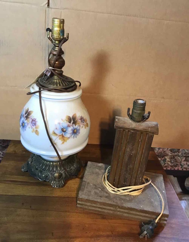 lot 18 image: Living Room (2) Lamps