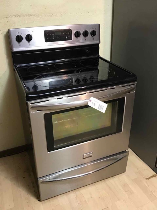 lot 79 image: Kitchen Frigidaire Stove Gallery (electric)