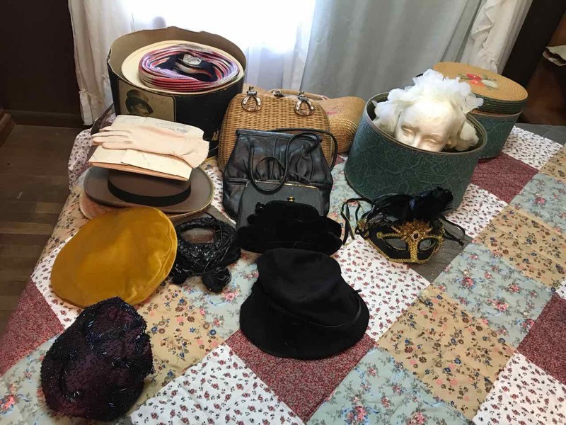 lot 95 image: Bedroom 1 Assorted Handbags, Hats, Hat Boxes