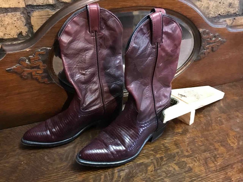 lot 104 image: Bedroom 1  Ladies Lizard Cowboy Boots by Alcalas of Chicago, approx. size 5