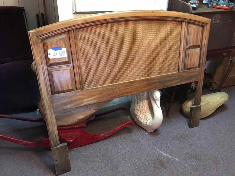 lot 122 image: Bedroom 2 Headboard (modern)