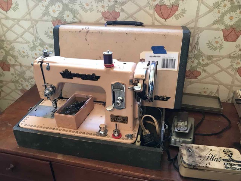 lot 134 image: Laundry Room Atlantis Deluxe Sewing Machine in Case (Pink)
