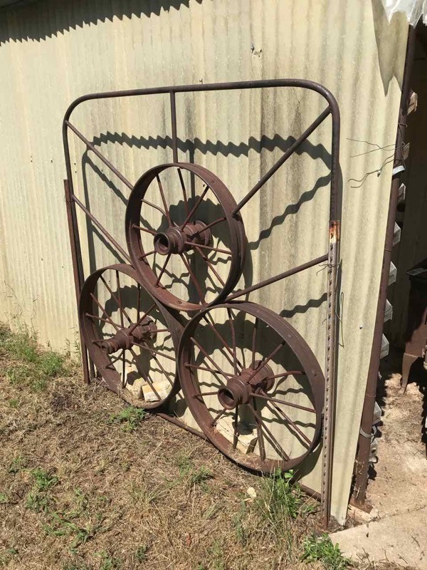 lot 149 image: Yard Iron Wheels Gate