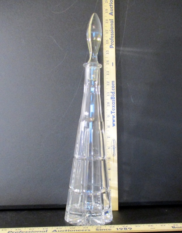 lot 4 image: GlassCrystal Decanter (B2)
