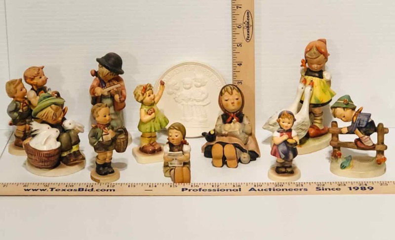 lot 21 image: Small Figurines Made in Germany (Goebel) (LR)