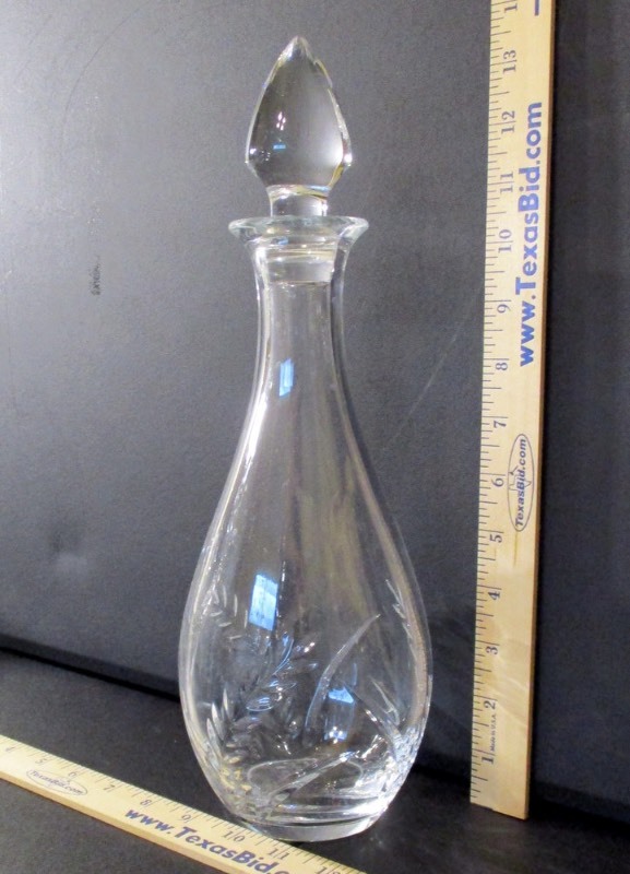 lot 36 image: GlassCrystal Decanter (B2)