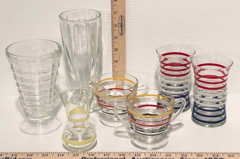 lot 43 image: Mid-CenturyRetro Parfaits, Vase, Creamer & Sugar Water Glasses (LR)